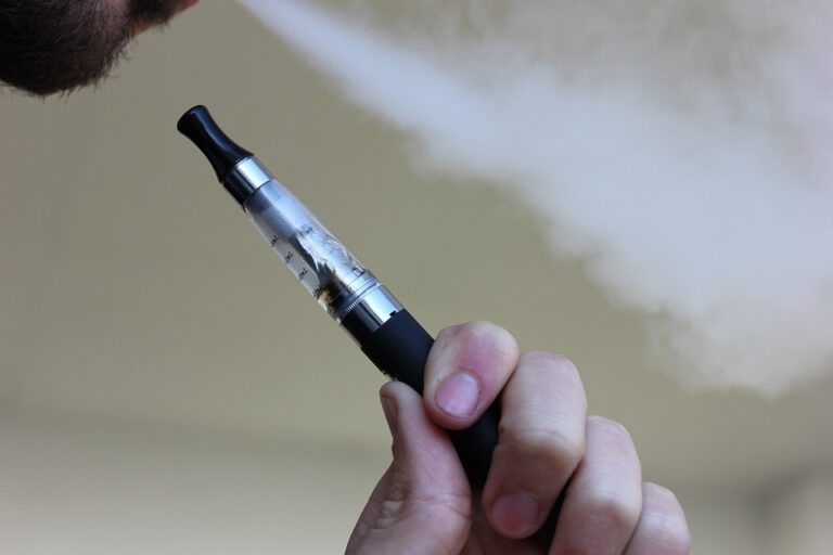 E-Zigaretten scheinen weniger schädlich zu sein als Tabakzigaretten