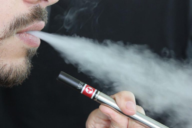 Kohlenmonoxidwerte bei Konsum von E-Zigaretten deutlich niedriger als beim Rauchen