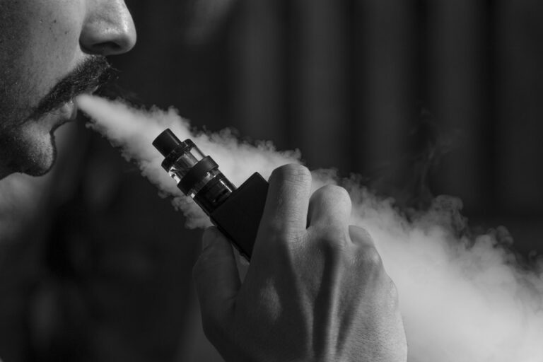 In England sind nachfüllbare Tank-Systeme mit 6mg/ml Nikotin die meistgenutzten E-Zigaretten